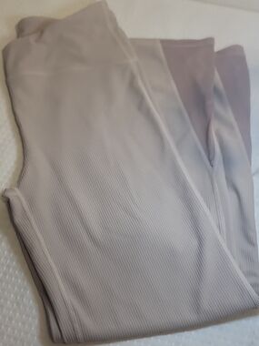 Kensie Neutral Ribbed High-Waist Leggings in Light Taupe